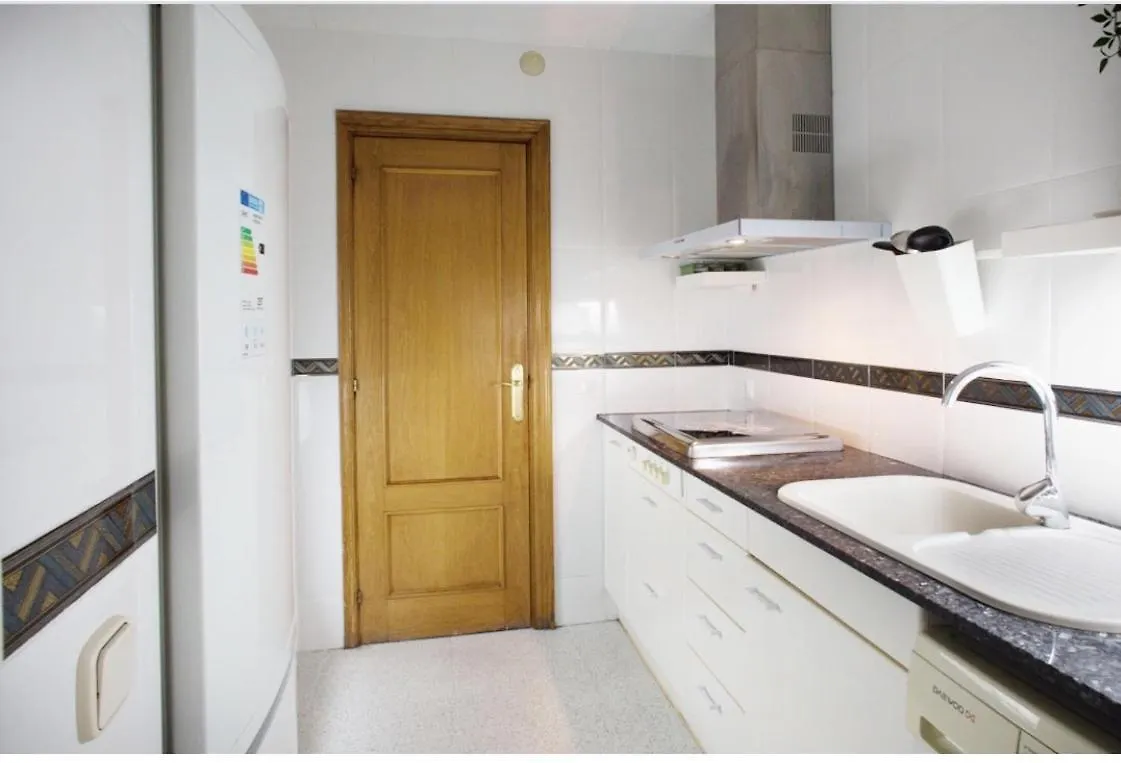Apartamento Cartella 4 Habitaciones Barselona Daire