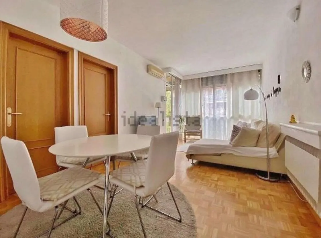 Apartamento Cartella 4 Habitaciones Barselona İspanya