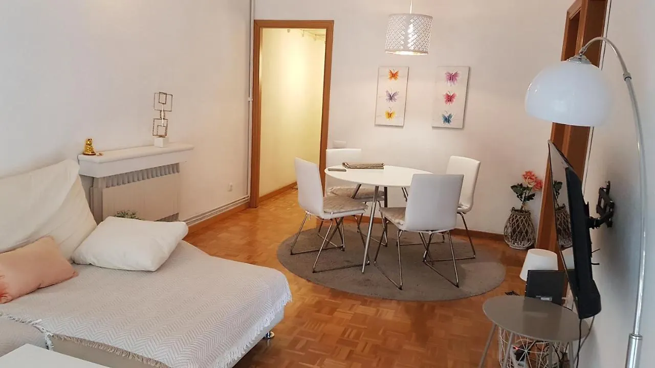 Apartamento Cartella 4 Habitaciones Barcelona 0*,  Spanien